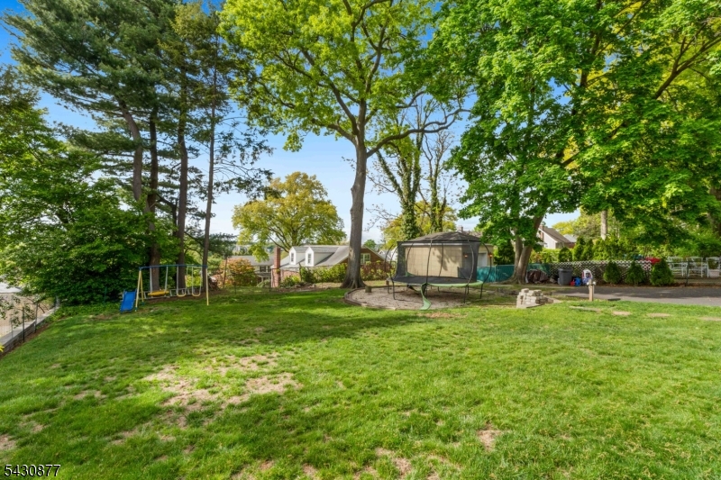 23 Pleasant Pl