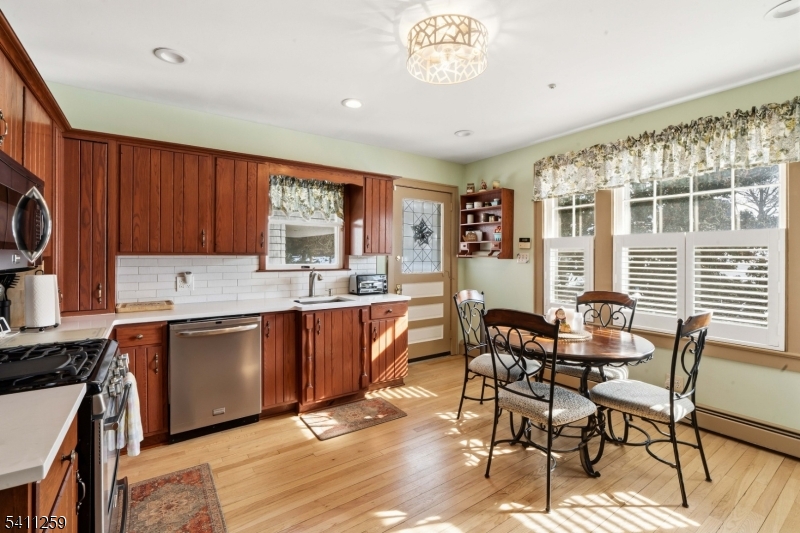 23 Pleasant Pl