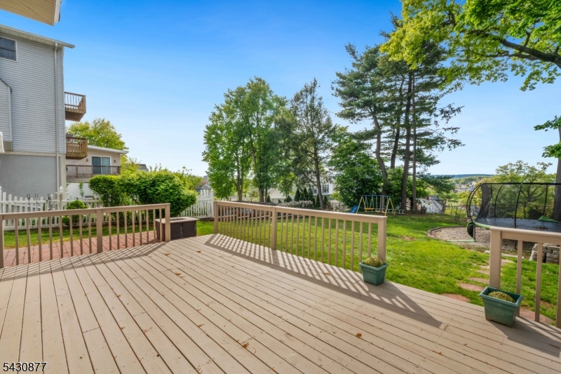 23 Pleasant Pl