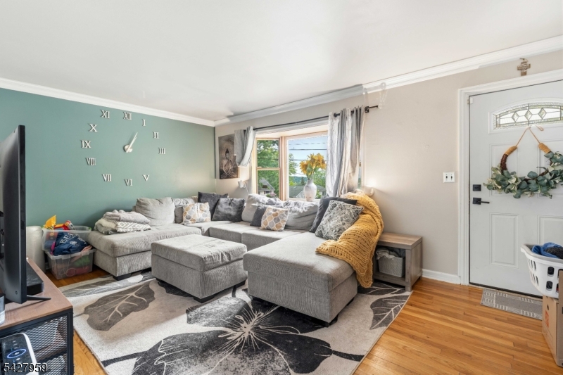 46 Pershing Pl