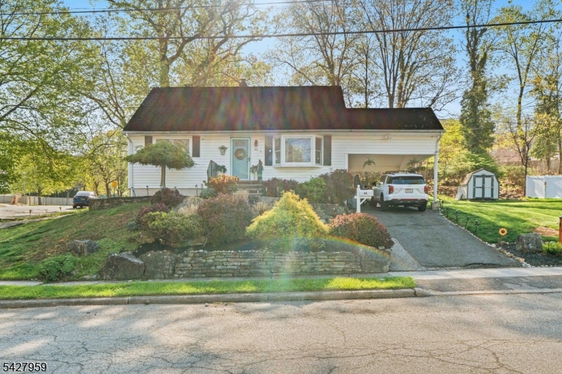 46 Pershing Pl