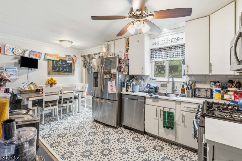 46 Pershing Pl