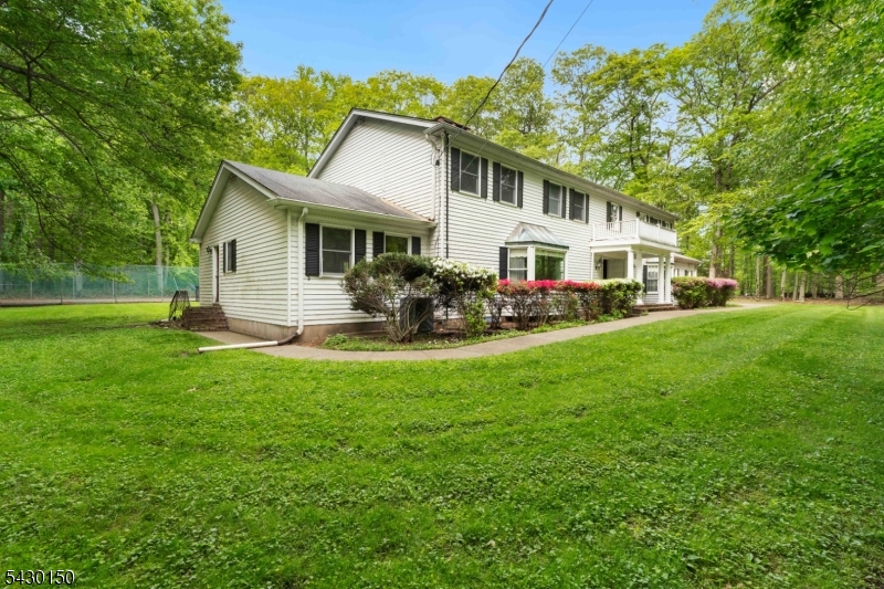 75 Woodcliff Lake Rd