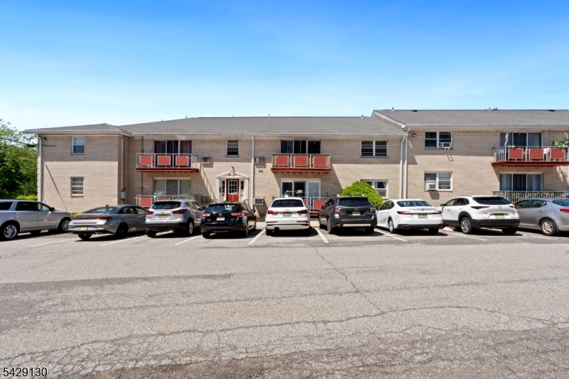 398 Hoover Ave 185