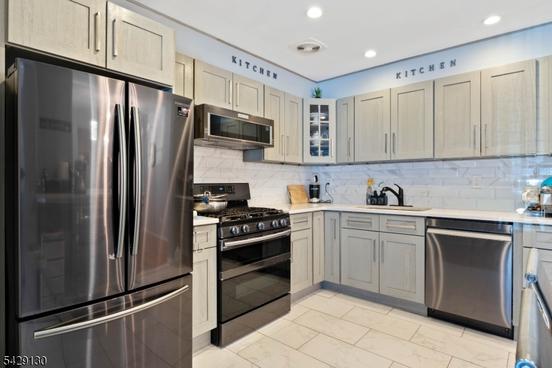 398 Hoover Ave 185