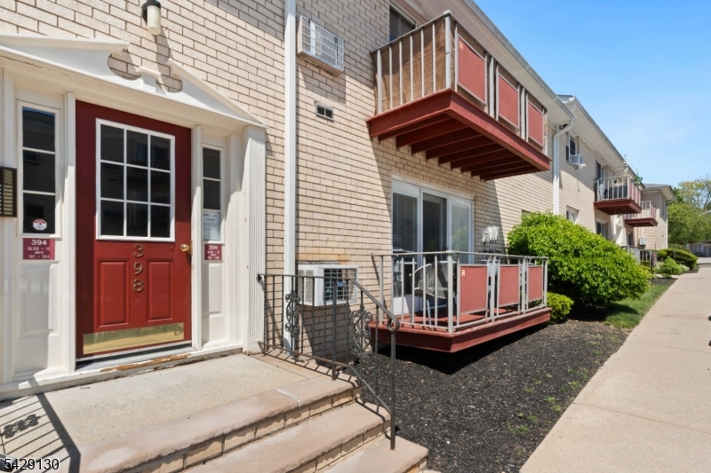 398 Hoover Ave 185