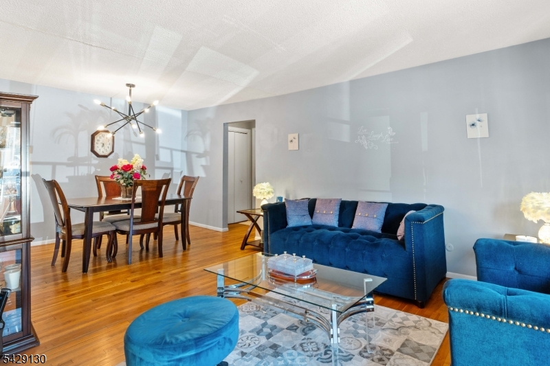 398 Hoover Ave 185
