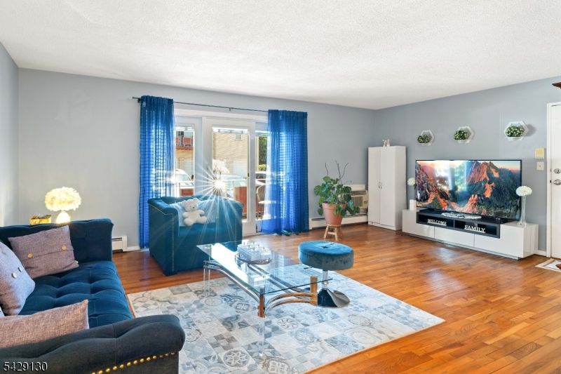 398 Hoover Ave 185