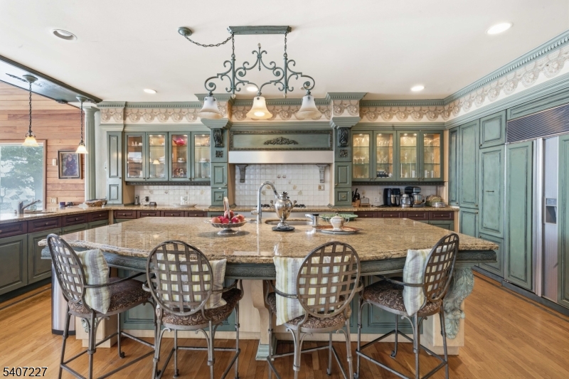 12 E Saddle River Rd