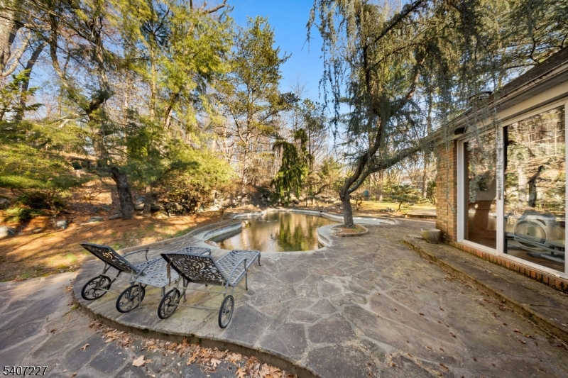 12 E Saddle River Rd
