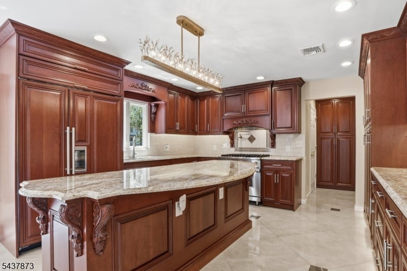 2 Woodside Ave