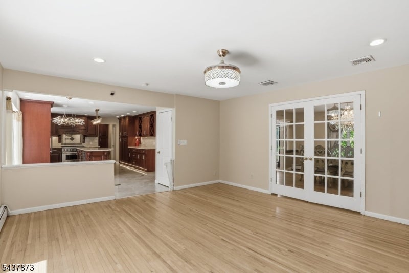 2 Woodside Ave
