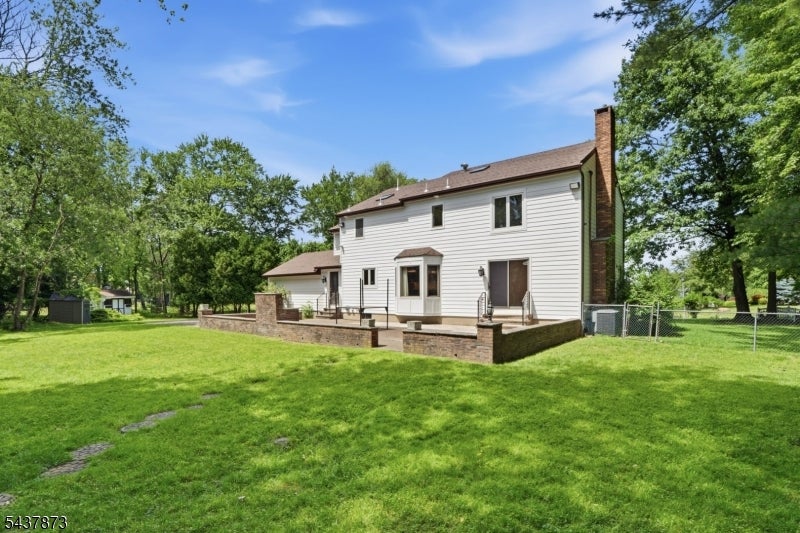 2 Woodside Ave