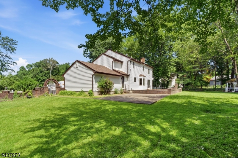 2 Woodside Ave