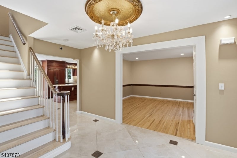 2 Woodside Ave