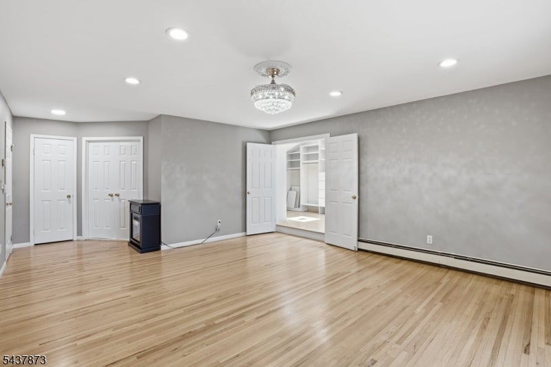 2 Woodside Ave