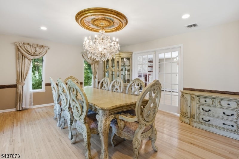 2 Woodside Ave