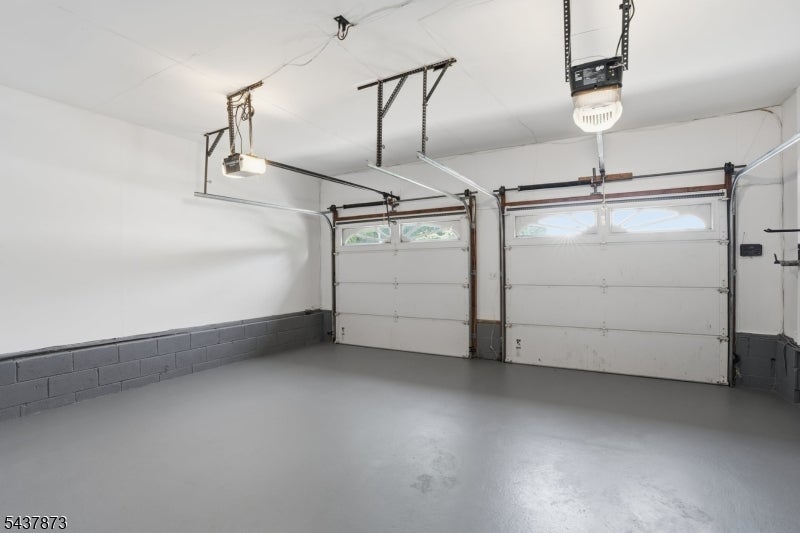 2 Woodside Ave