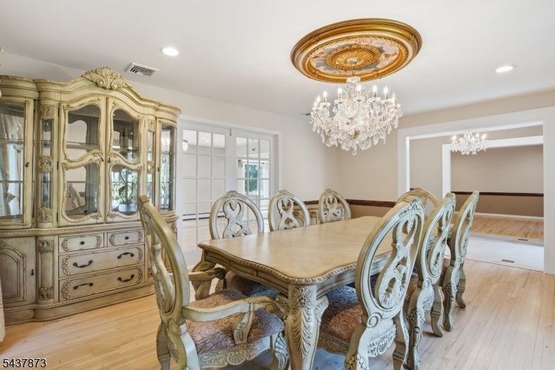 2 Woodside Ave