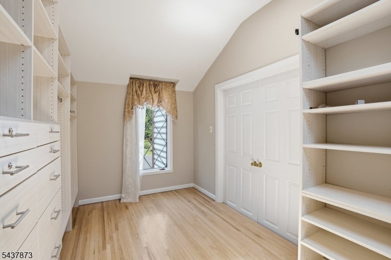 2 Woodside Ave