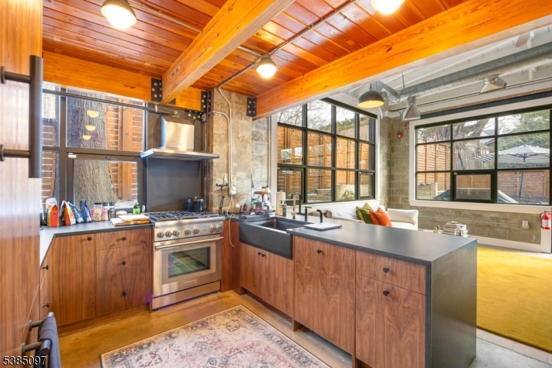 51 Greenwood Ave