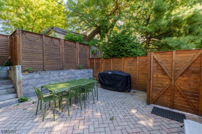 51 Greenwood Ave