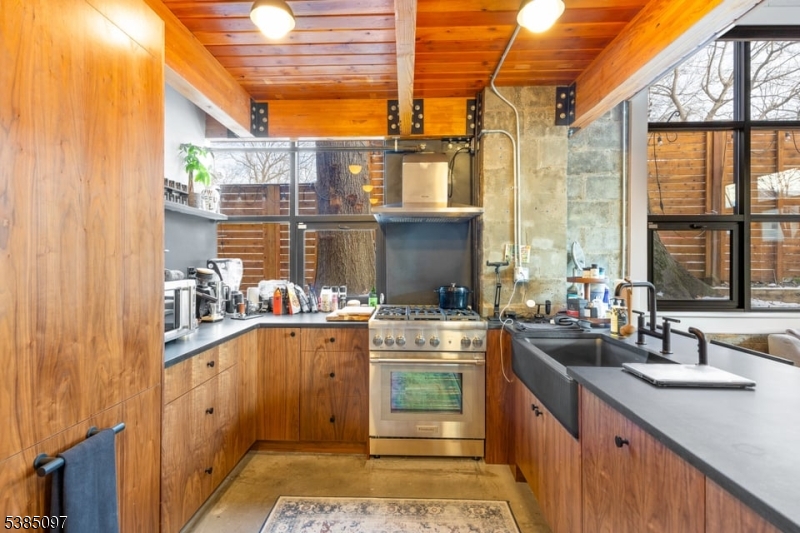 51 Greenwood Ave