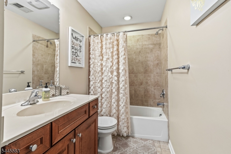 18 Bahr Cir