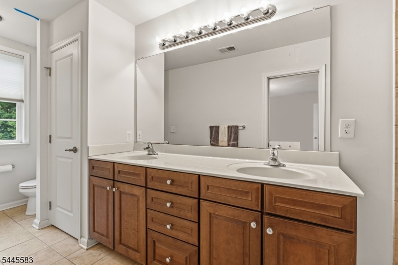 18 Bahr Cir
