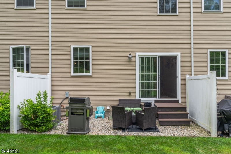 18 Bahr Cir