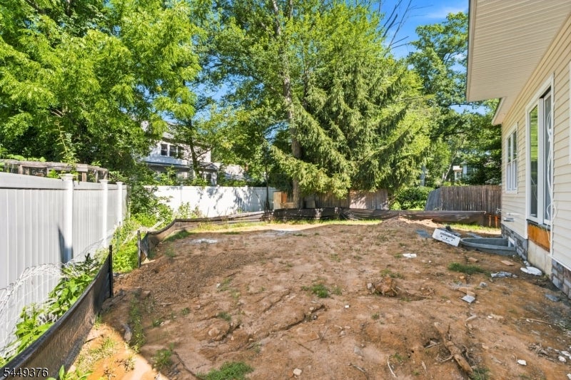 11 Maplewood Dr