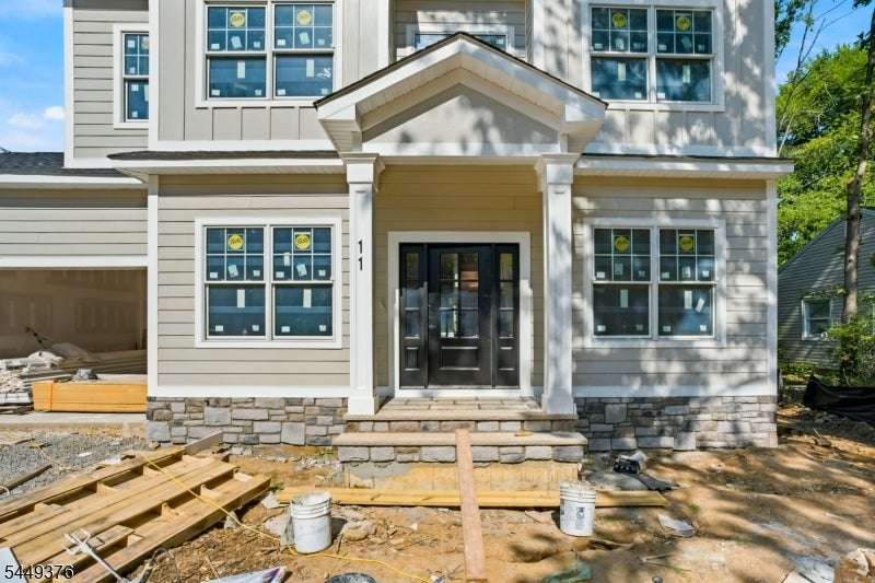 11 Maplewood Dr