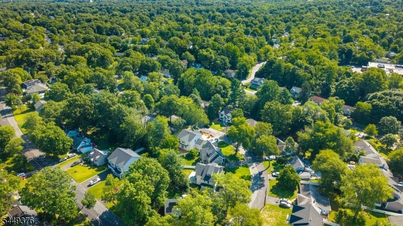 11 Maplewood Dr