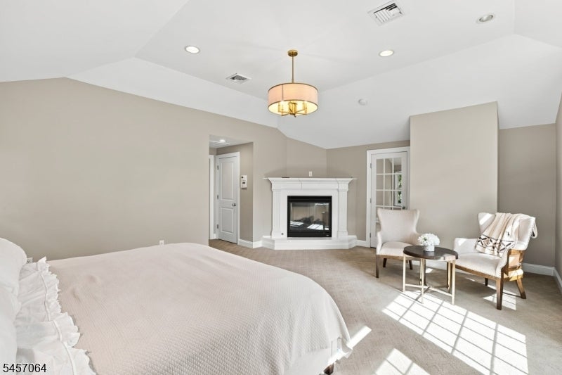 7 Sleepy Hollow Rd