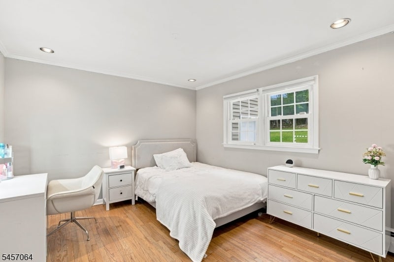 7 Sleepy Hollow Rd