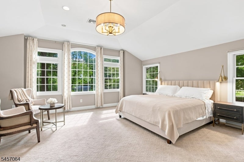 7 Sleepy Hollow Rd