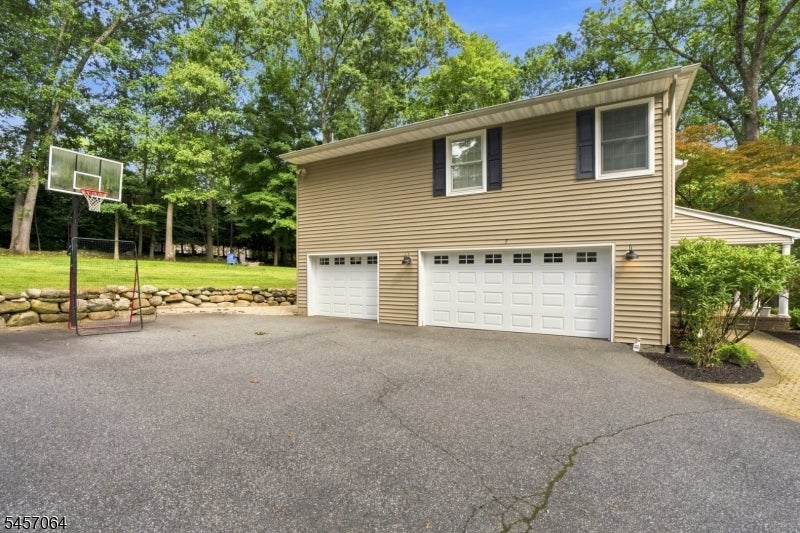 7 Sleepy Hollow Rd