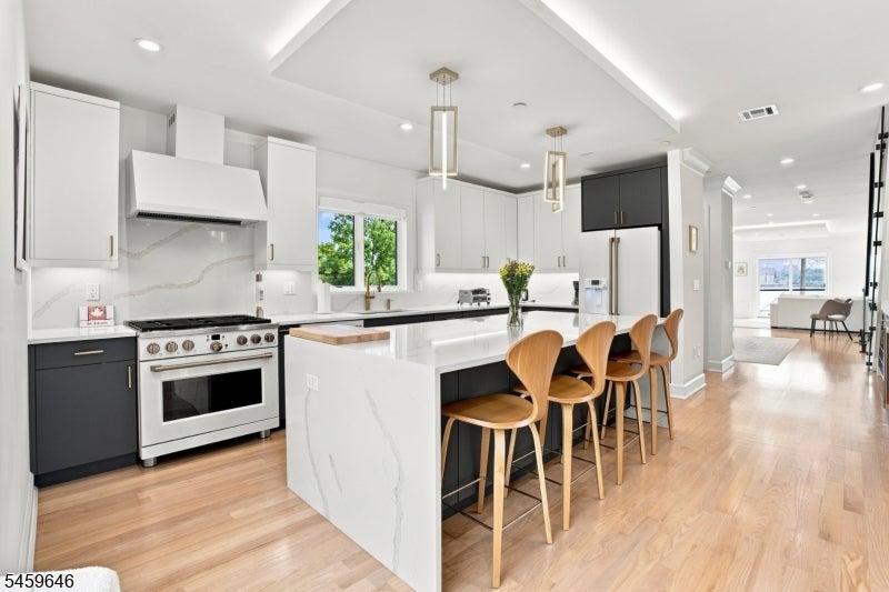 1439 River Rd 1