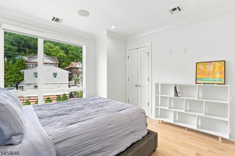 1439 River Rd 1