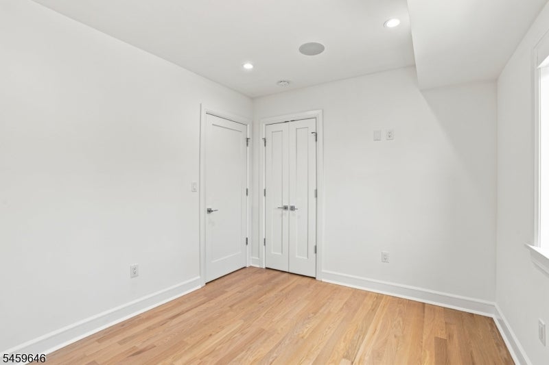 1439 River Rd 1
