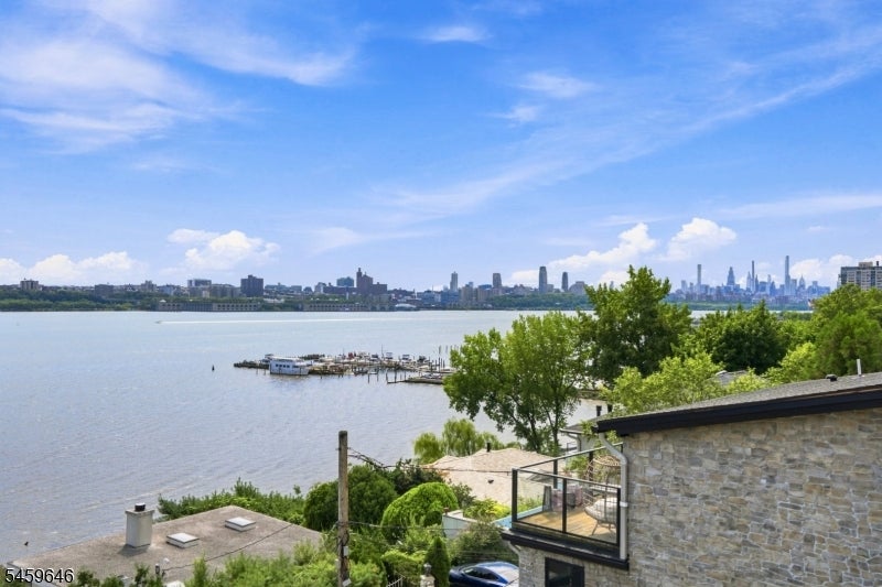 1439 River Rd 1