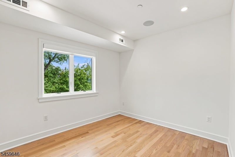 1439 River Rd 1
