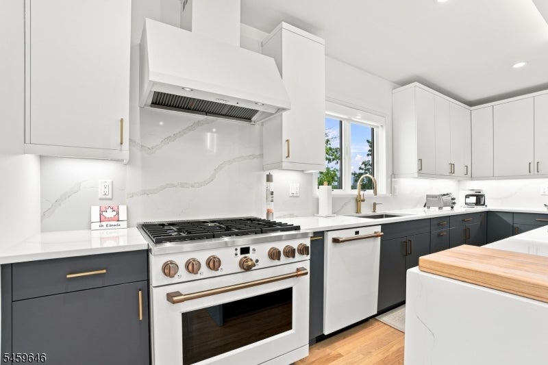 1439 River Rd 1
