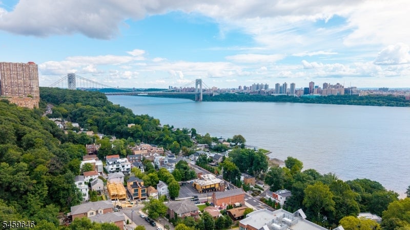 1439 River Rd 1
