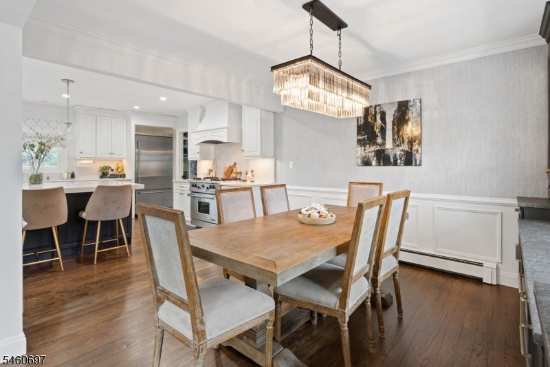 15 Almroth Dr