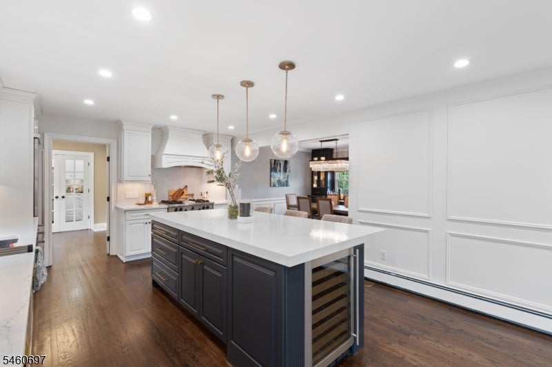 15 Almroth Dr