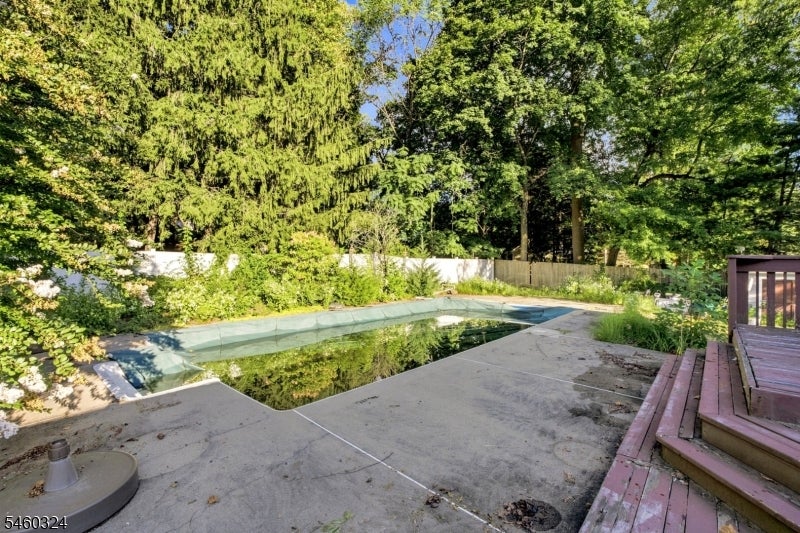 10 Rosemere Ave