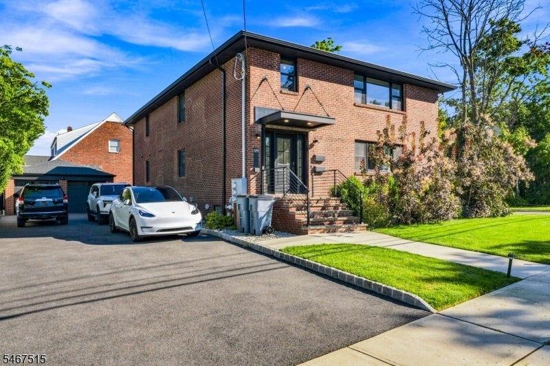 99 Baldwin Pl
