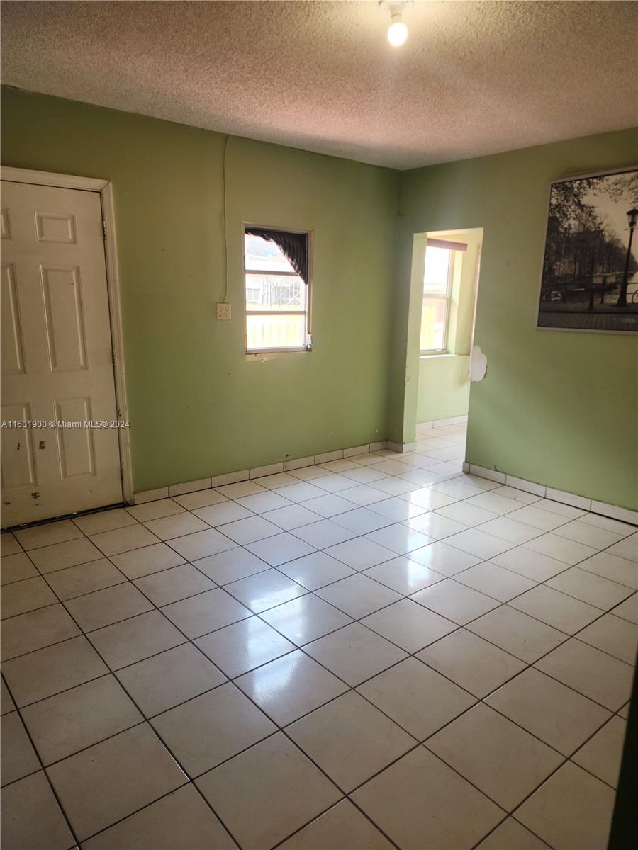 2964 NW 27th St