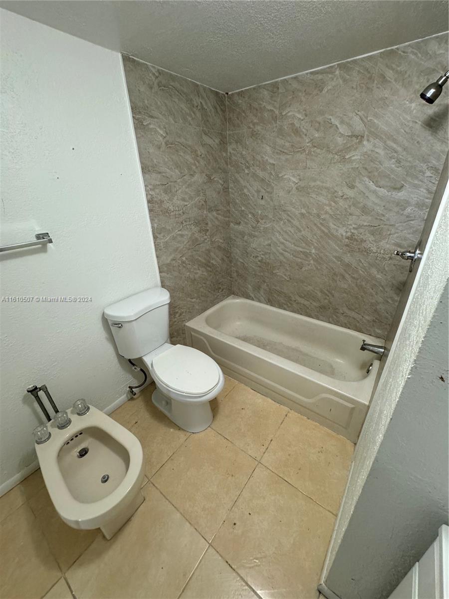 9915 W Okeechobee Rd # 508 Unit: 2-508